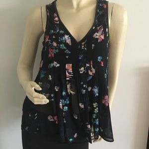 Floral V-neck tank top